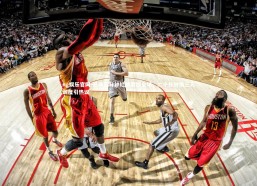 ng娱乐官网-开场五分钟红牌震撼全场，二十分钟换三人调度引热议